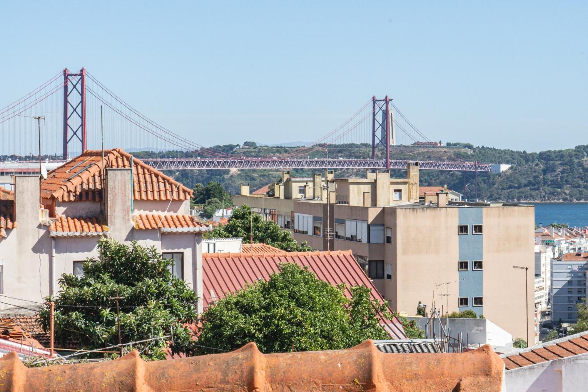Cruzeiro Charm Apartments Lisbon Luaran gambar